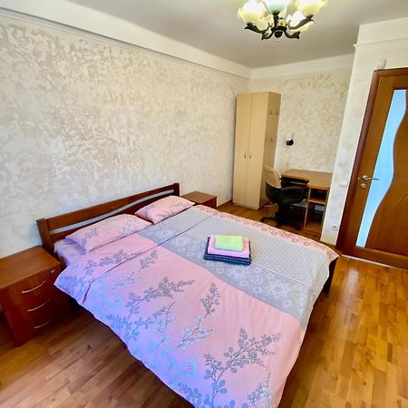 Квартира На Воскресенці, Поруч Метро Лівобережна, Інститут Серця, Мвц เคียฟ ภายนอก รูปภาพ